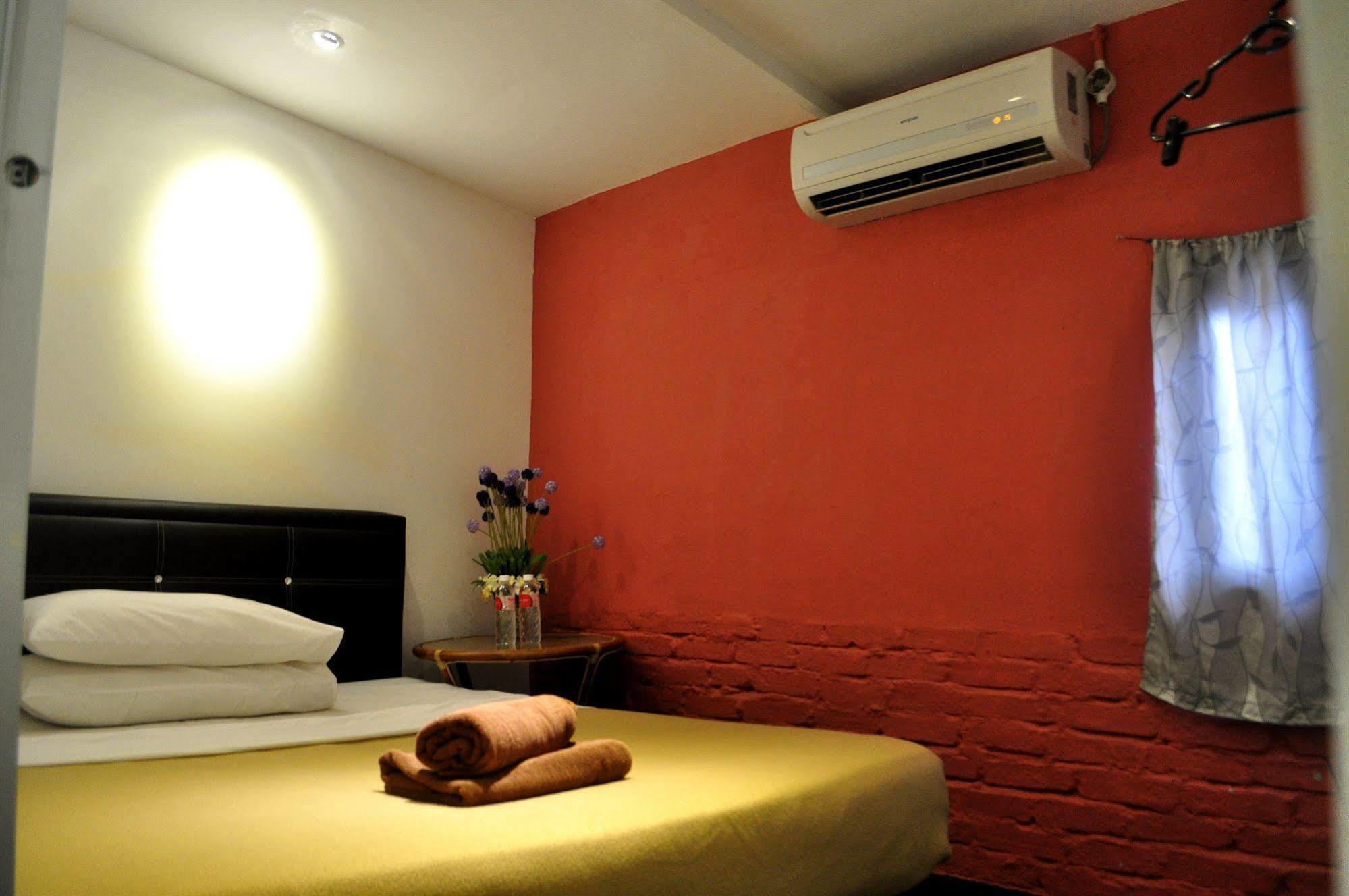 Monkey Motel Cafe Malacca 外观 照片
